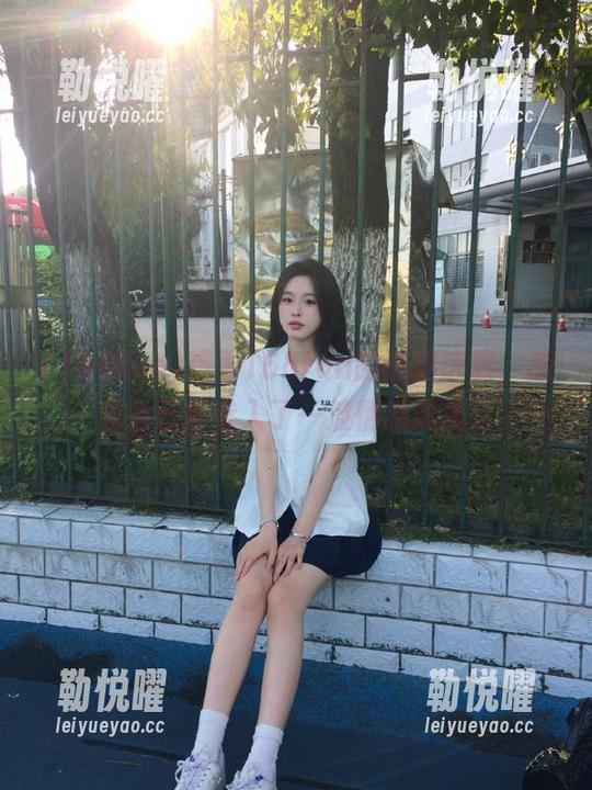 观看166fun的热搜话题，感觉自己被卷入了一波情感漩涡。