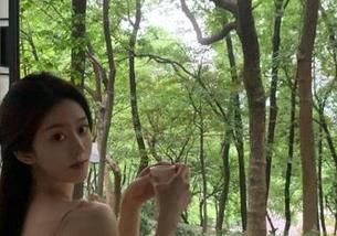 来17c吃瓜导航，感受一波又一波的网黑料，好事成双，坏事也能翻倍。