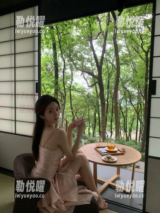 来17c吃瓜导航，感受一波又一波的网黑料，好事成双，坏事也能翻倍。
