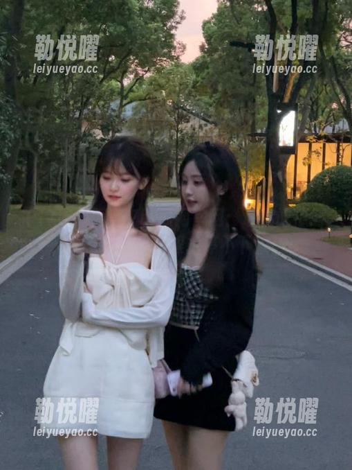 17吃瓜网官网：让你吃瓜时，手指飞快，根本停不下来！