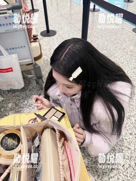 瓜田李下，尽在51cg网站，快来这里搬动“吃瓜椅”！