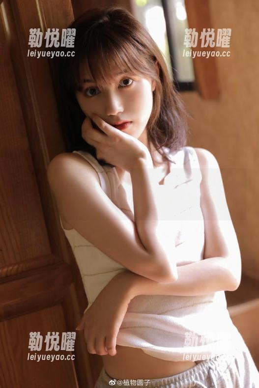 今日更新！“51吃瓜中心”这次的瓜直接往肚子里钻，神奇吧？