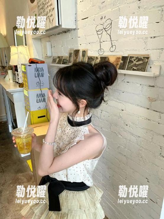 别再在某团发愁了，快下载51吃瓜网，最新消息隔空撩动你的兴趣！