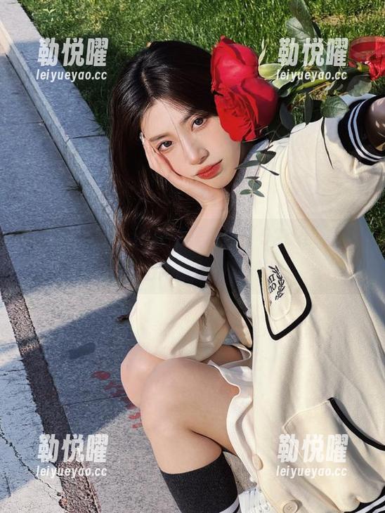别说我没提醒你，“52cg”那个链接能让无数单身狗心碎。