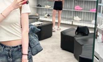 66吃瓜网网页打开，仿佛时空都停止了，我沉醉其中