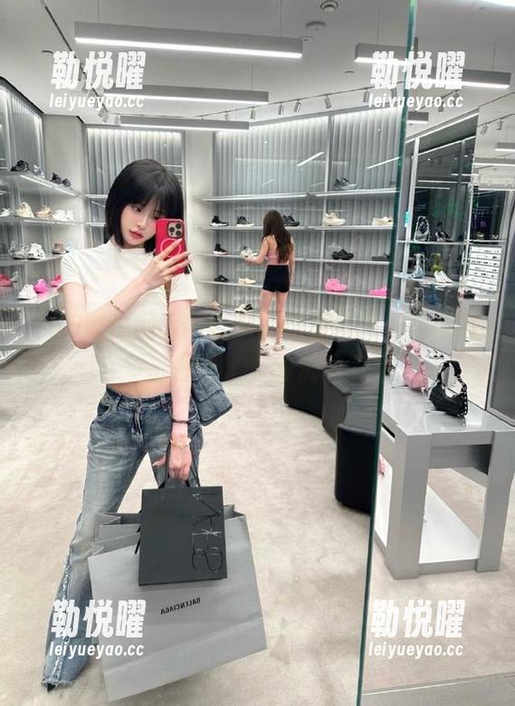 66吃瓜网网页打开，仿佛时空都停止了，我沉醉其中