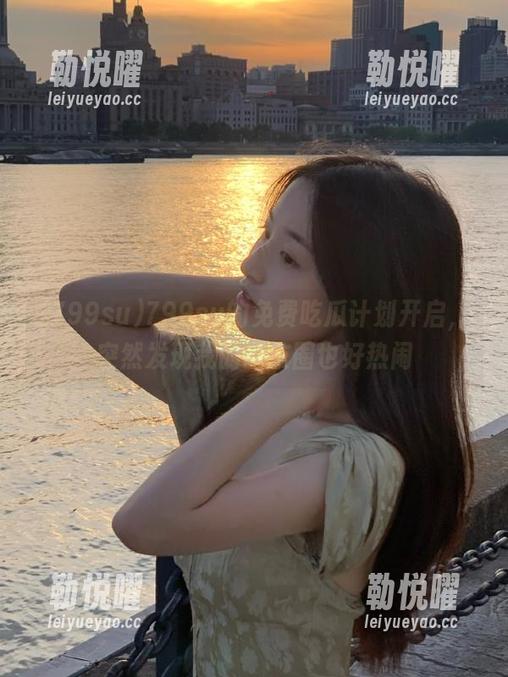 799su的免费吃瓜计划开启，突然发现我的朋友圈也好热闹
