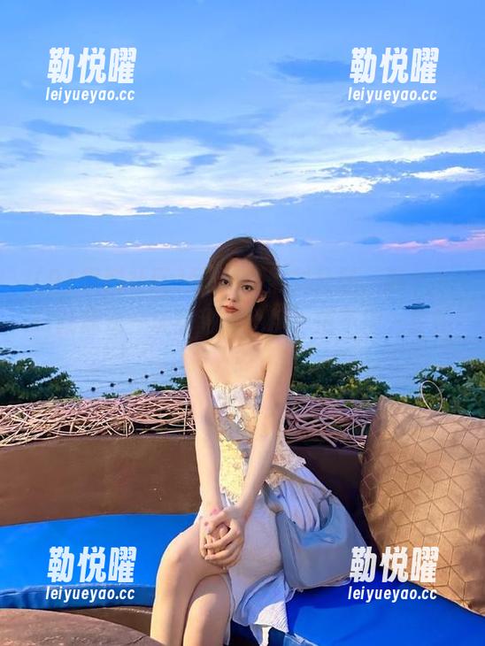 登录91黑料社区，那个入口就像是一块甜甜的奶糖，恨不得一直舔！