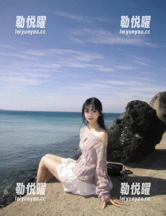 讨厌又期待，“hlw”再一次更新，吃瓜时间到。