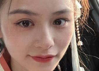 “hlw”新出的奇葩视频让我一脸蒙蔽，到底是几个意思呀？