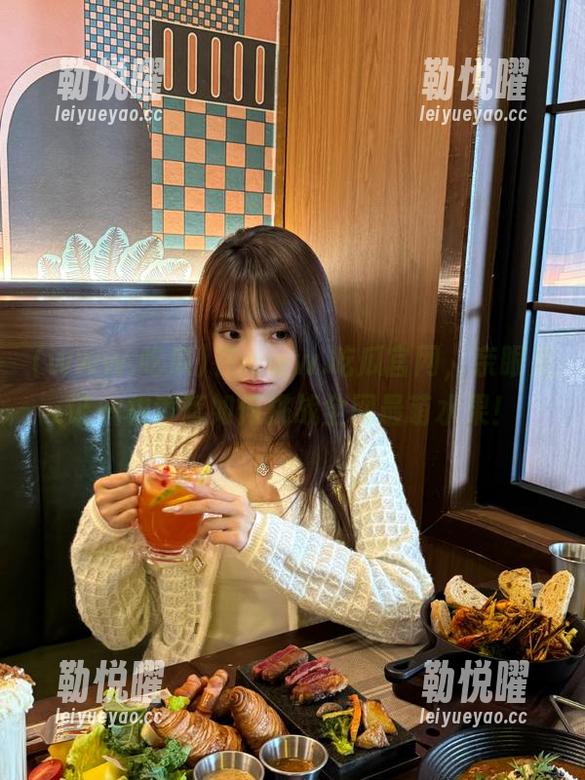 在www.吃瓜官网，亲眼见证一根香蕉如何挑战全网最萌水果！