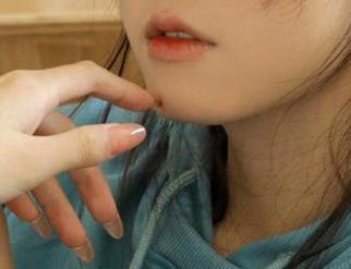 观看时钟不停转，我的好奇心却在“吃瓜天堂”停住了。