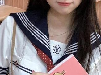 吃瓜网来啦，抓住探花精选的尾巴，快下载呗，看个热闹！