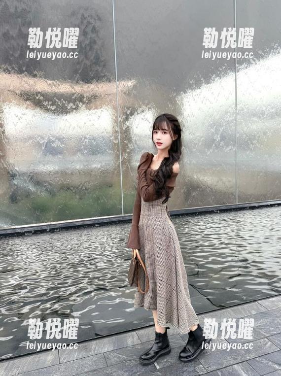 吃瓜网t7wcc在线热搜，明明很冷的瓜，偏偏被煽得火热哭…