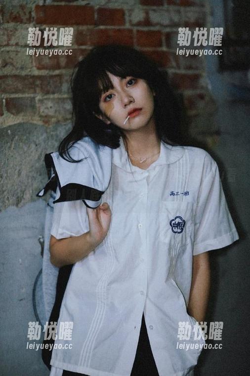 坐稳了，在免费吃瓜网166su看别人跌死，正好好解压