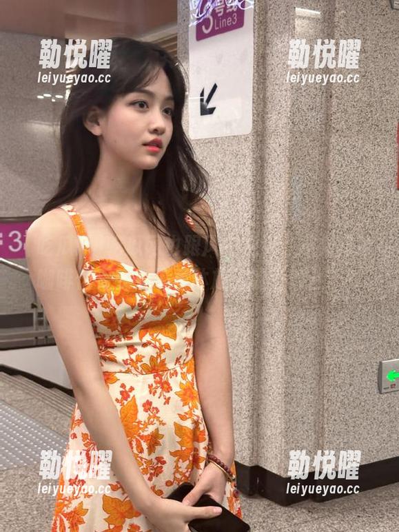 吃瓜网也跟风拍视频，结果这家咖啡馆竟变身了集体放飞的“舞台”？