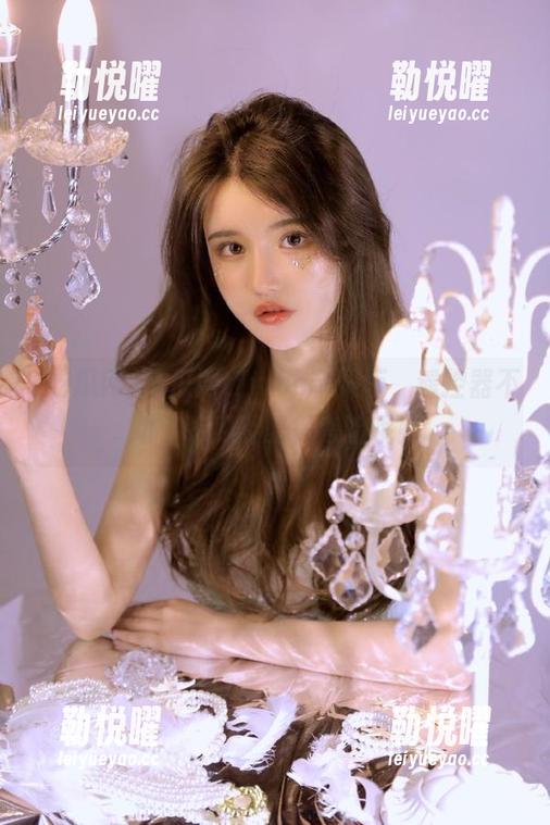 吃瓜网t7wcc苹果版，遥控器不动，吃瓜姿势很考验哦！