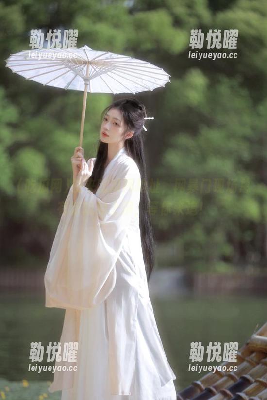 快来吃瓜网地址，网暴门现场总有新戏码上演，等你来追！