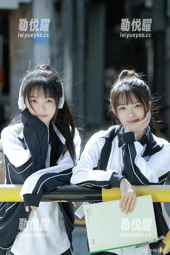 吃瓜网入口的登录提示，仿佛在提醒我：吃瓜需谨慎，瓜田和李下