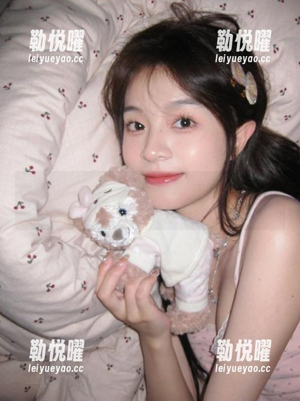 观看高校推荐的“吃瓜网站”，我心中默念：这是在撒什么狗粮？