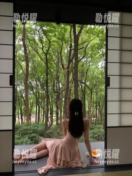 加入吃瓜黑料网的大家庭，观看八卦时我身体感受到不一样的幸福！