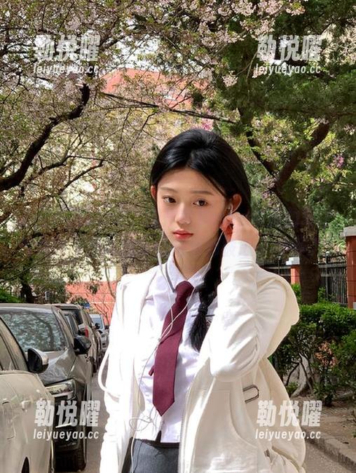 靠，国产黑料app今天的瓜让我愁到不想吃饭了，难道都被瓜子撑爆了？