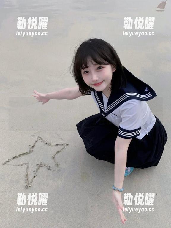 在“网曝吃瓜”app，无限递归的瓜就像根本停不住的好奇心！