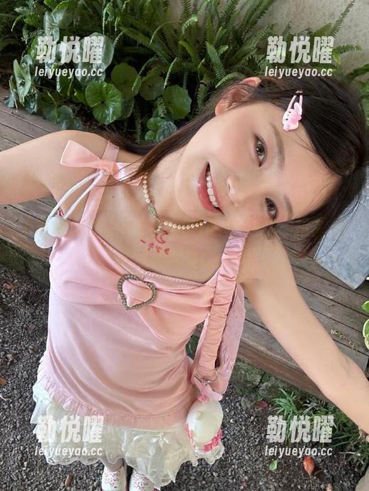 一个撒娇的黑哥冲料，提醒你入口和回家的路哦