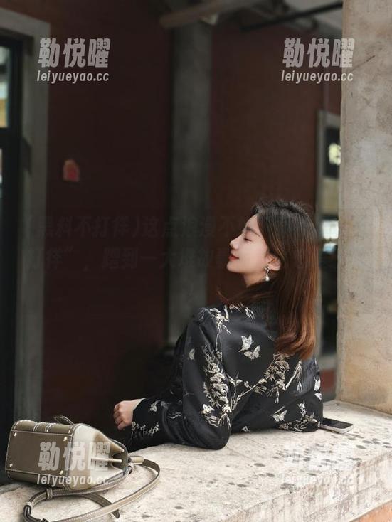 这点浪漫不如下载“黑料不打徉”，蹭到一大堆故事简直比恋爱刺激！