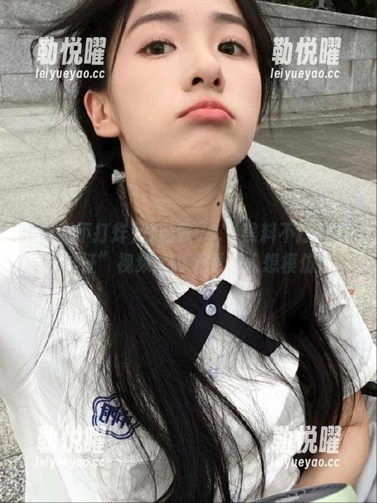 洗脑歌vs.“黑料不打烊万里长征”视频：哪个更让人想模仿？