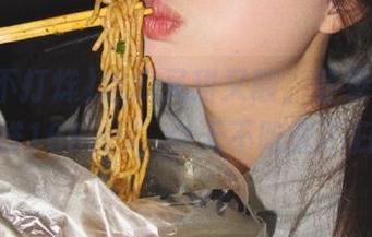 这瓜又甜又酸，登录黑料不打烊166.su，今天不吃光不归！