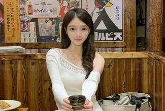 www.黑料不打烊：ios版，让你每天都有新八卦，上瘾中…