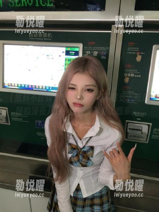 免费专享黑料不打烊，吃瓜网的深夜八卦，听起来就惹人想多......
