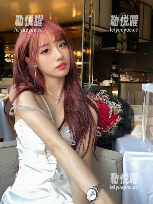 黑料不重样zzzttt：免费听瓜，我只求心里有点小瞎想！