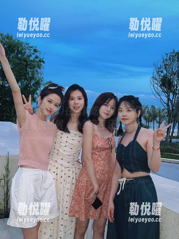 在黑料吃瓜网分享你偷偷在线观看的时候，心里竟然还有点小期待…