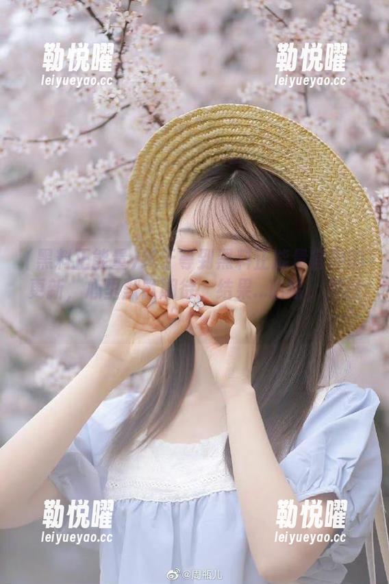 终于等到黑料正能量官网的更新，心里默默期待，结果...哈哈，果然！