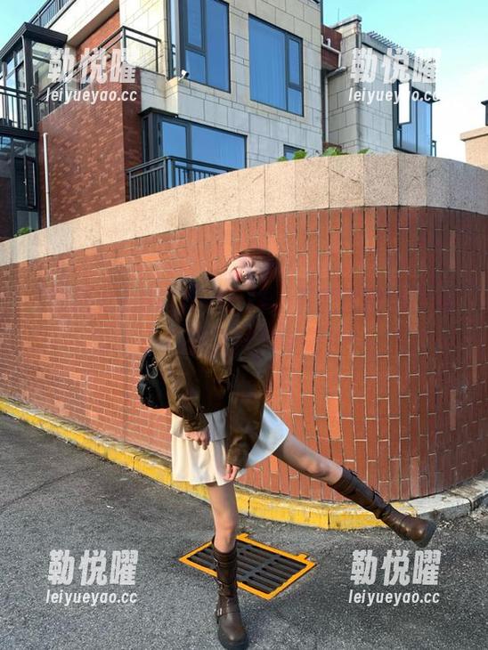 黑料社不打烊，下载就能当夜猫子！快来撩八卦吧！