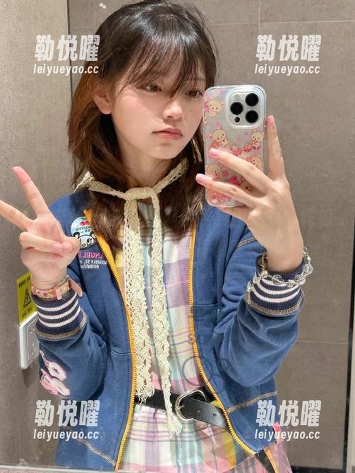 黑料社官网链接随手一抖，吃瓜群众“震惊”的摔倒在地！