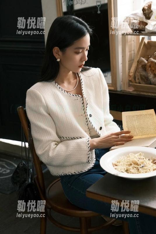黑料社官网直达，吃瓜小白们可以接驾了，新剧集开播！