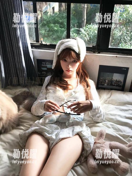 黑料社苹果版下载后，我居然迷失在八卦海洋里，被“黑料”包围。