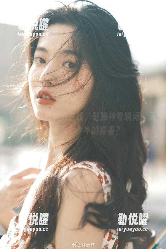 黑料网在线，链接神奇瞬间，天上掉下个少年的青春？