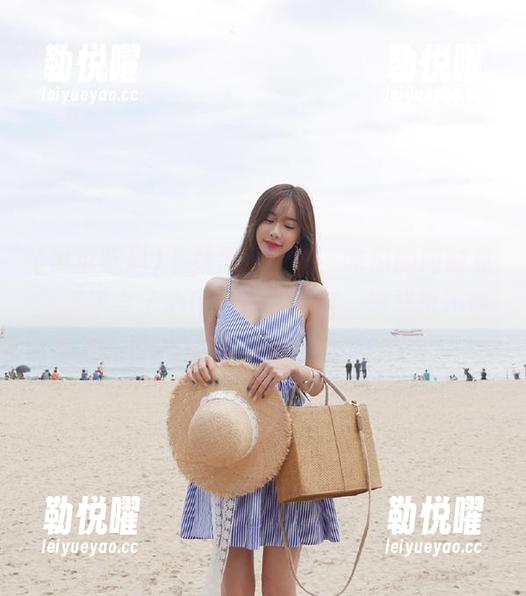 下载黑瓜吃料，吃瓜的同时竟然还学会了心理分析，呵呵，这样也不错。