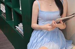 真的是黑瓜吃料网官网吗？我在新入口里看到了一只会唱歌的松鼠！