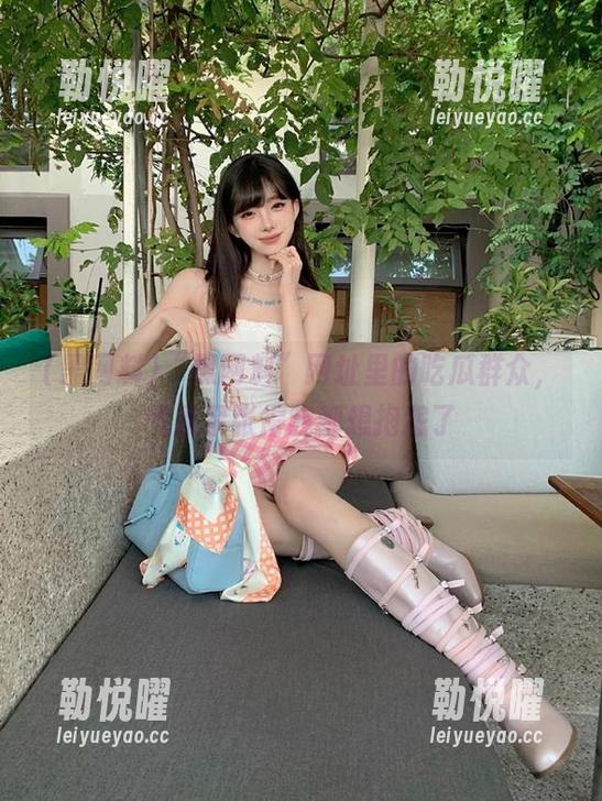 “黑网料”网址里的吃瓜群众，气氛紧张得我都想抱怨了