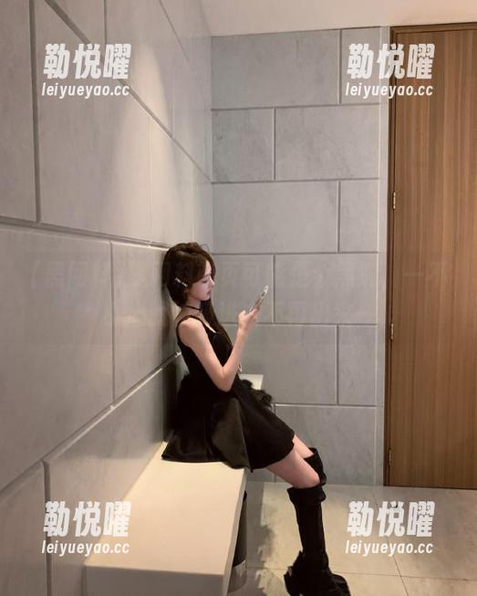 黑网料首页可能是个黑洞，一不小心就被吸进去不再出来…